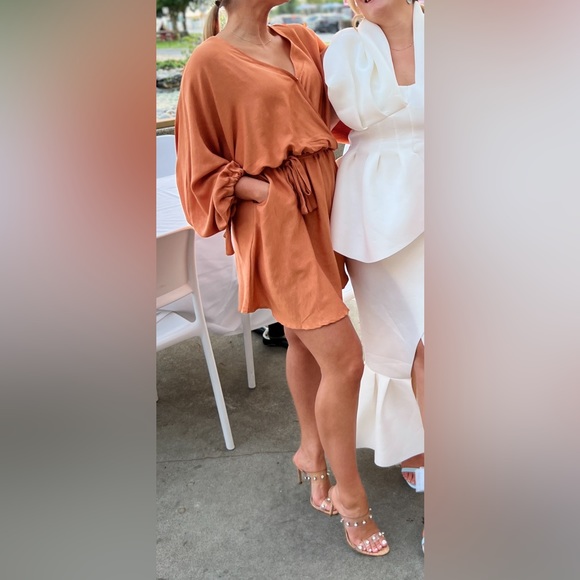 Flowy rust linen mini dress with bow details - Picture 1 of 4